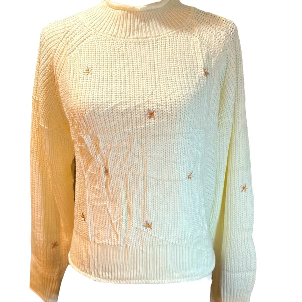 NWOT Cream Knitted Sweater with Flower Accents and Unique Textures Sz M